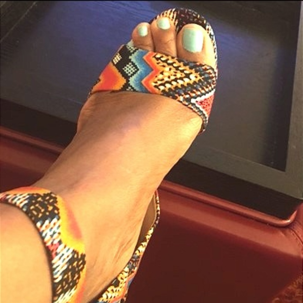 BCBG Paris  Raquel wedge sandals -  Size  10